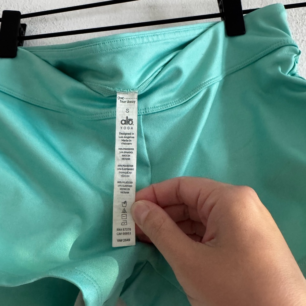 Alo Ruched Side Short S Turquoise - Picture 4 of 6